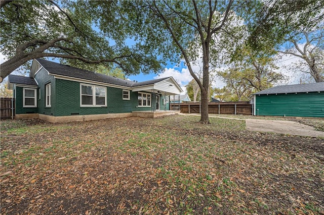 view of yard with a patio