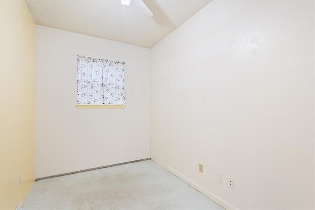 empty room featuring ceiling fan