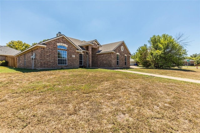 view of front of house with a front yard