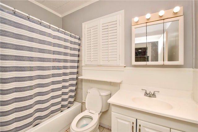 full bathroom with shower / bath combo with shower curtain, vanity, ornamental molding, and toilet