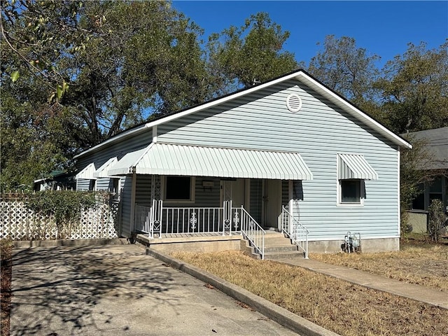 view of front facade with covered porch