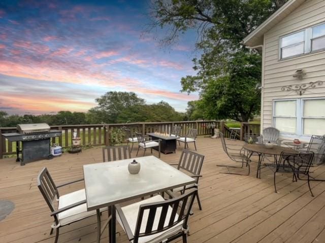 view of deck at dusk