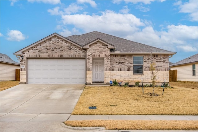 view of front facade with a garage