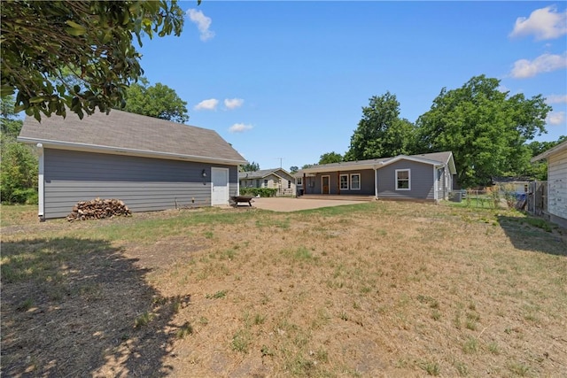 view of yard with a patio area