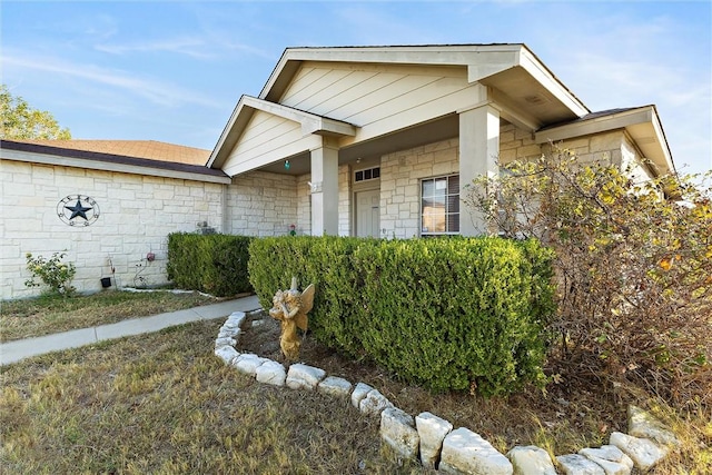 view of front of property