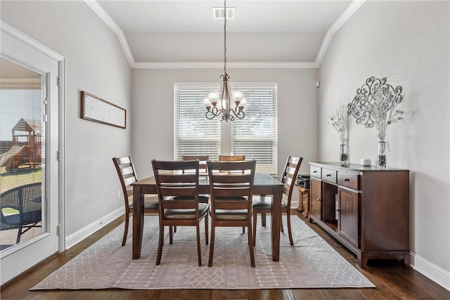 dining area with a notable chandelier, dark wood-style floors, visible vents, and baseboards