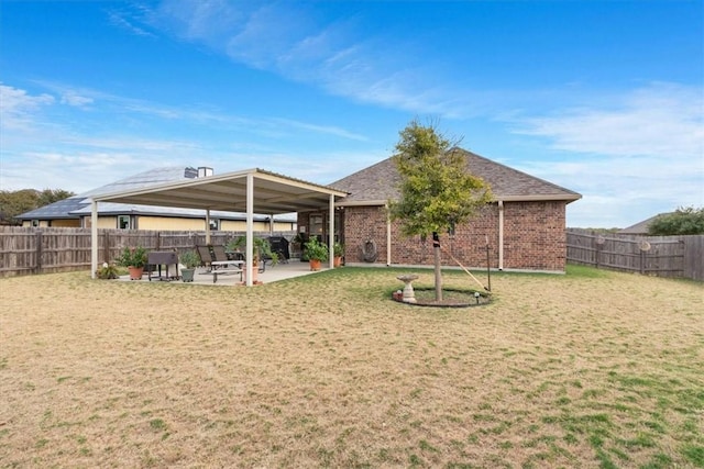 view of yard featuring a patio