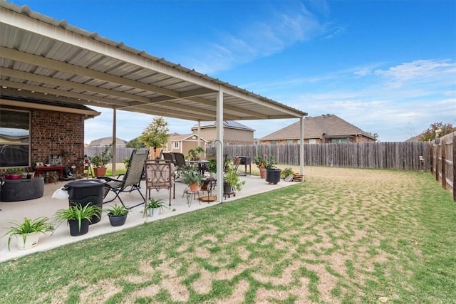 view of yard featuring a patio area