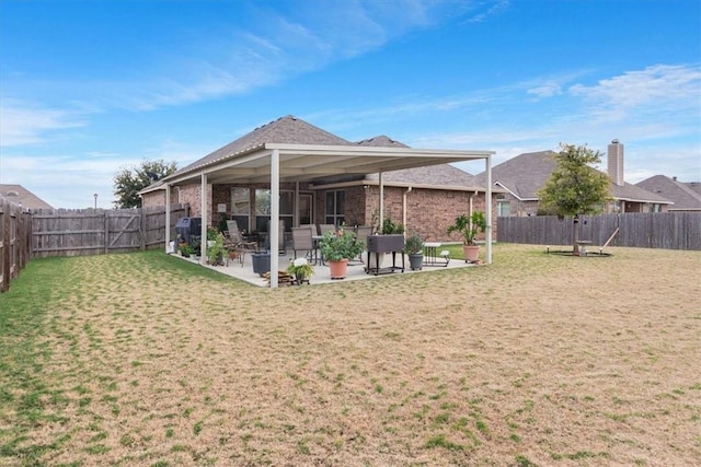 view of yard with a patio