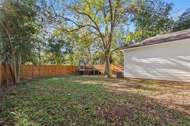 view of yard featuring a trampoline