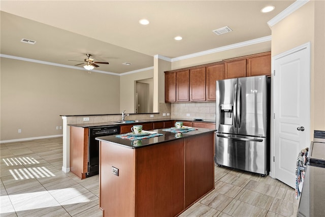 kitchen with a kitchen island, dishwasher, sink, kitchen peninsula, and stainless steel refrigerator with ice dispenser