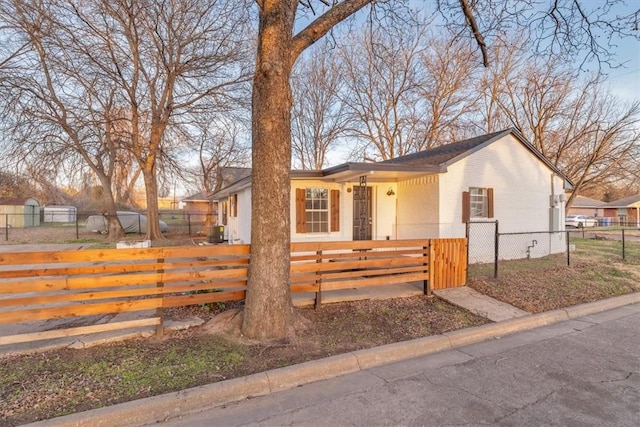 view of front of property