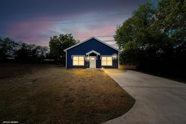 view of front of property