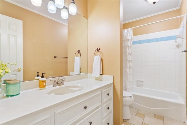 full bath featuring shower / bathtub combination with curtain, toilet, vanity, and ornamental molding