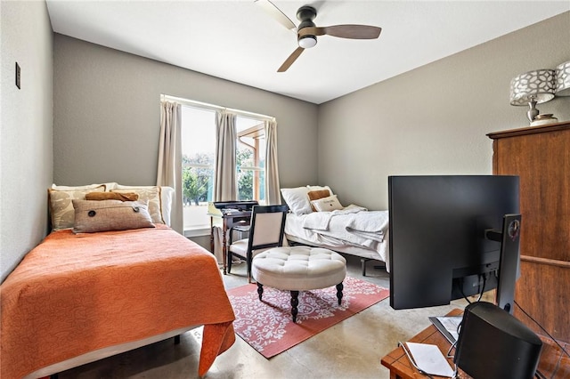 bedroom featuring ceiling fan