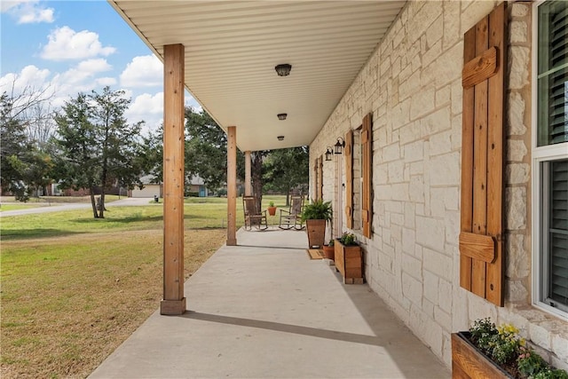 view of patio / terrace with covered porch