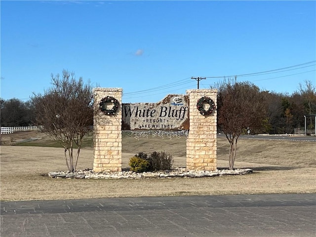 Listing photo 3 for 23030 Westmeadow Dr, Whitney TX 76692