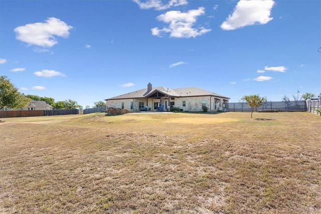 exterior space featuring a front yard