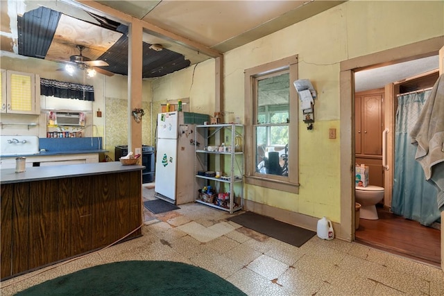 reception area with ceiling fan