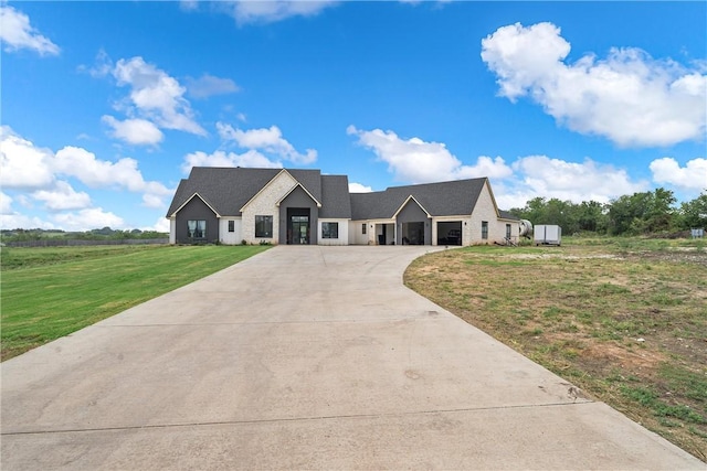 view of front of house with a front lawn