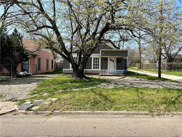 view of front facade featuring a porch