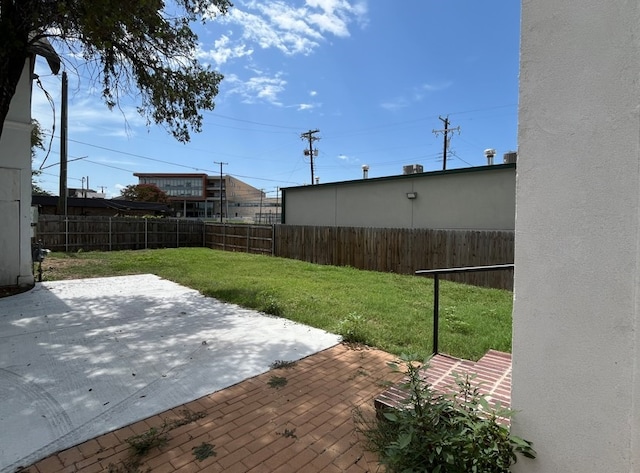 view of yard with a patio