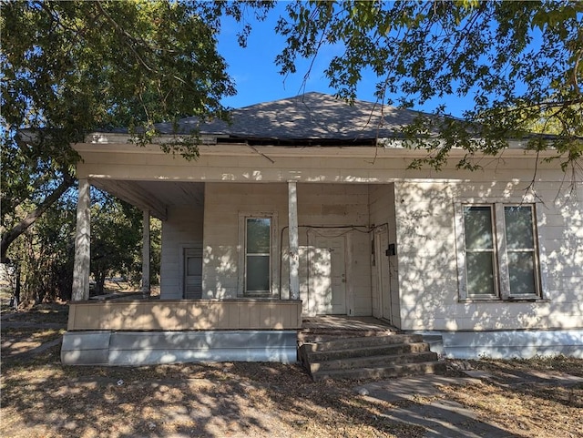 view of front of property with covered porch