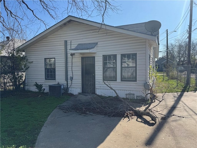 view of front of property featuring central AC