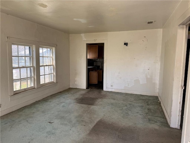 empty room featuring carpet