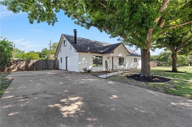 view of modern inspired farmhouse