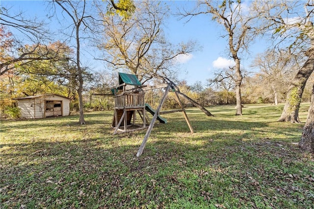 view of yard featuring a playground