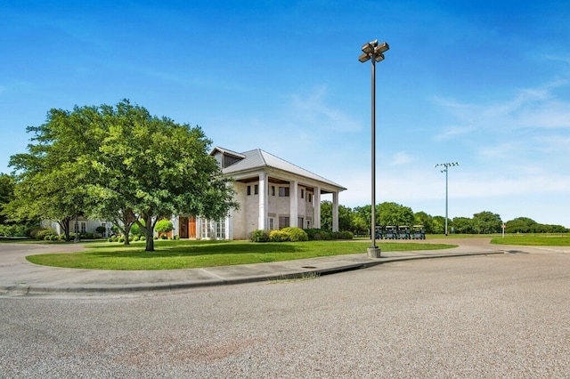 view of front facade with a front lawn