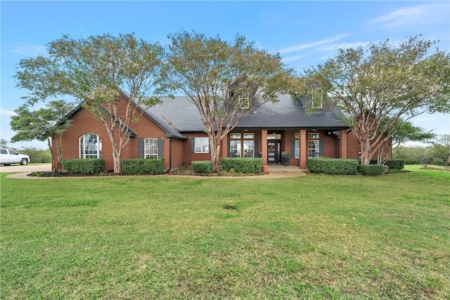 view of front of house with a front yard