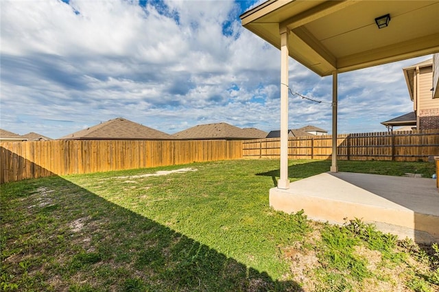 view of yard featuring a patio area