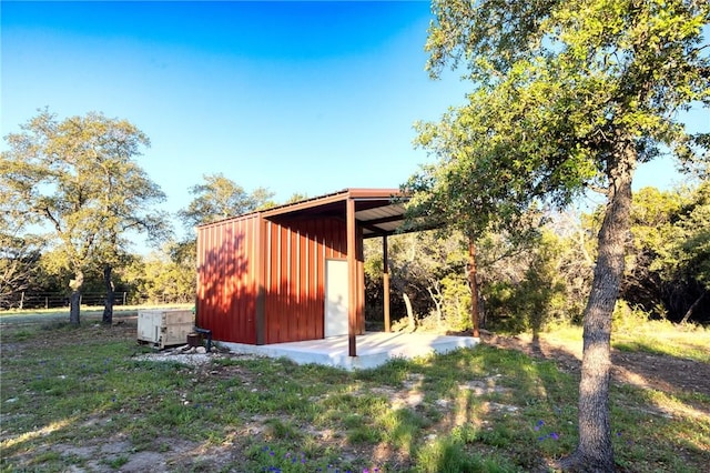 view of outbuilding