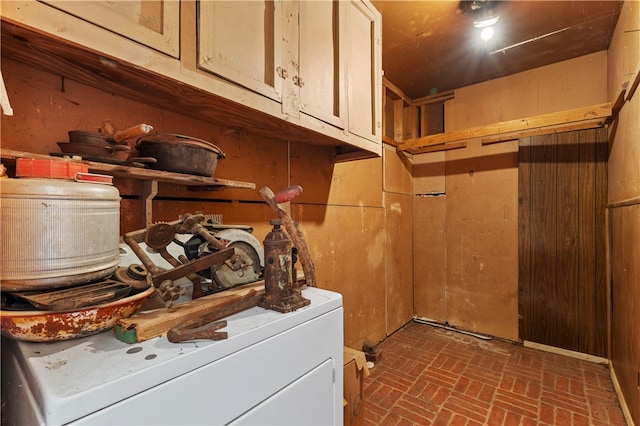 laundry area with washer / dryer