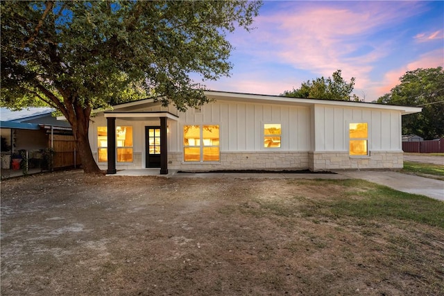 view of front of house