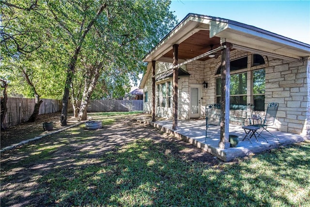 view of yard featuring a patio