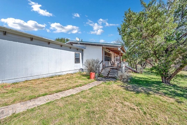 view of front of property with a front yard