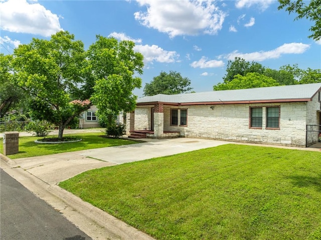 Listing photo 3 for 1605 Brooking St, Belton TX 76513