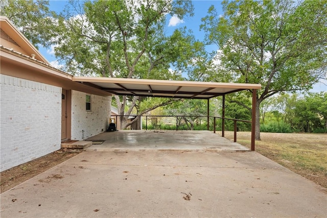 Listing photo 3 for 1101 N Marable St, West TX 76691