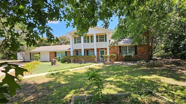 view of front of home with a front lawn