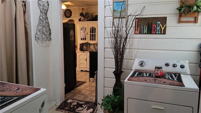 washroom with light parquet floors