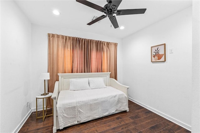 bedroom featuring a ceiling fan, baseboards, hardwood / wood-style floors, and recessed lighting