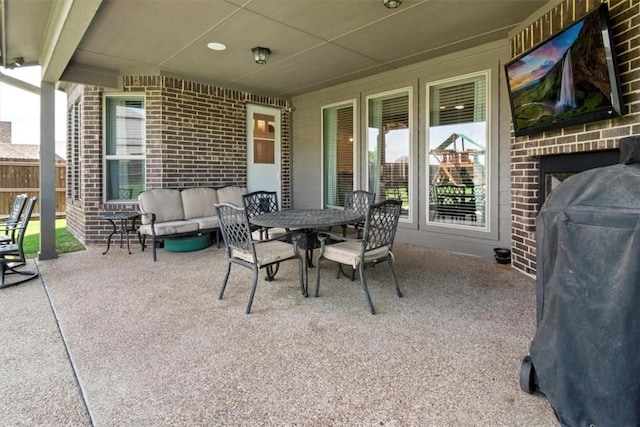 view of patio / terrace featuring an outdoor hangout area