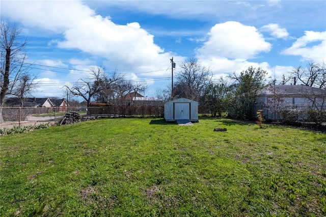 view of yard with a shed