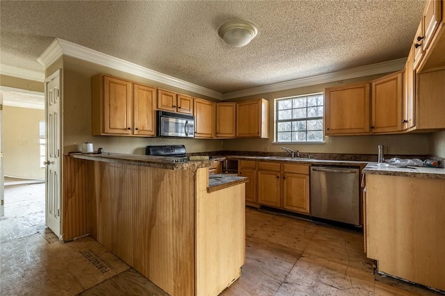 kitchen featuring kitchen peninsula, stainless steel appliances, ornamental molding, and sink