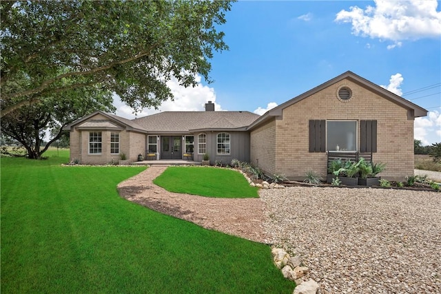 view of front of house featuring a front yard