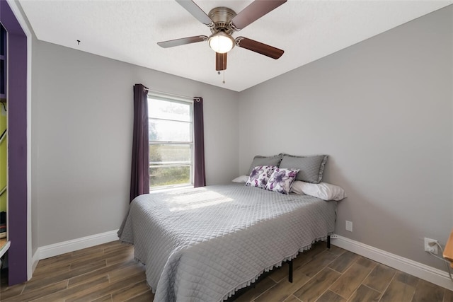 bedroom featuring ceiling fan