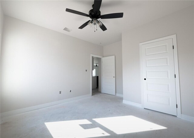 unfurnished bedroom with ceiling fan